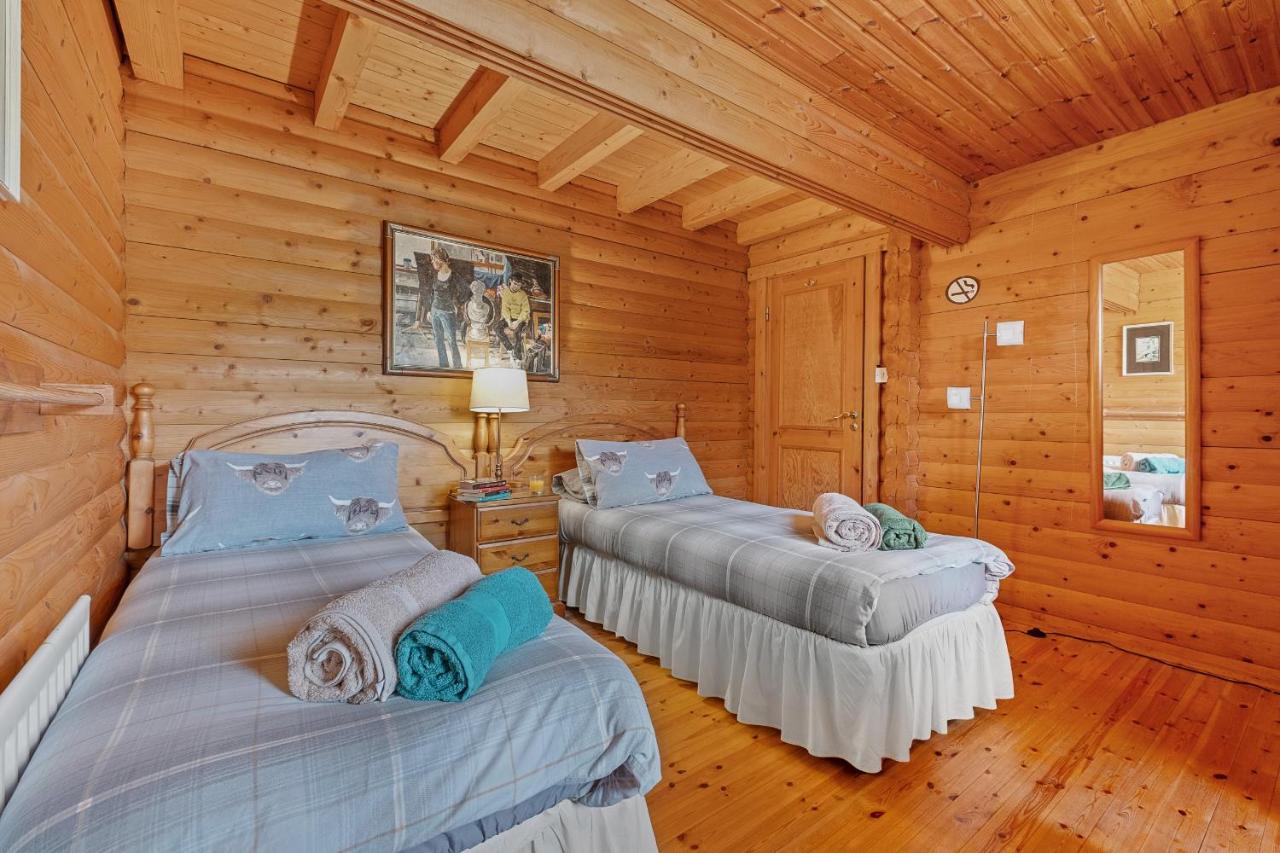 Villa Finest Retreats - The Logs à Fort William Extérieur photo