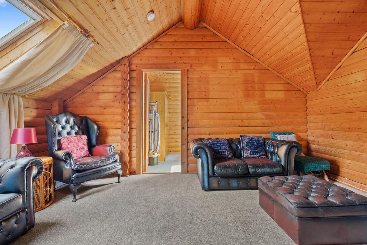 Villa Finest Retreats - The Logs à Fort William Extérieur photo