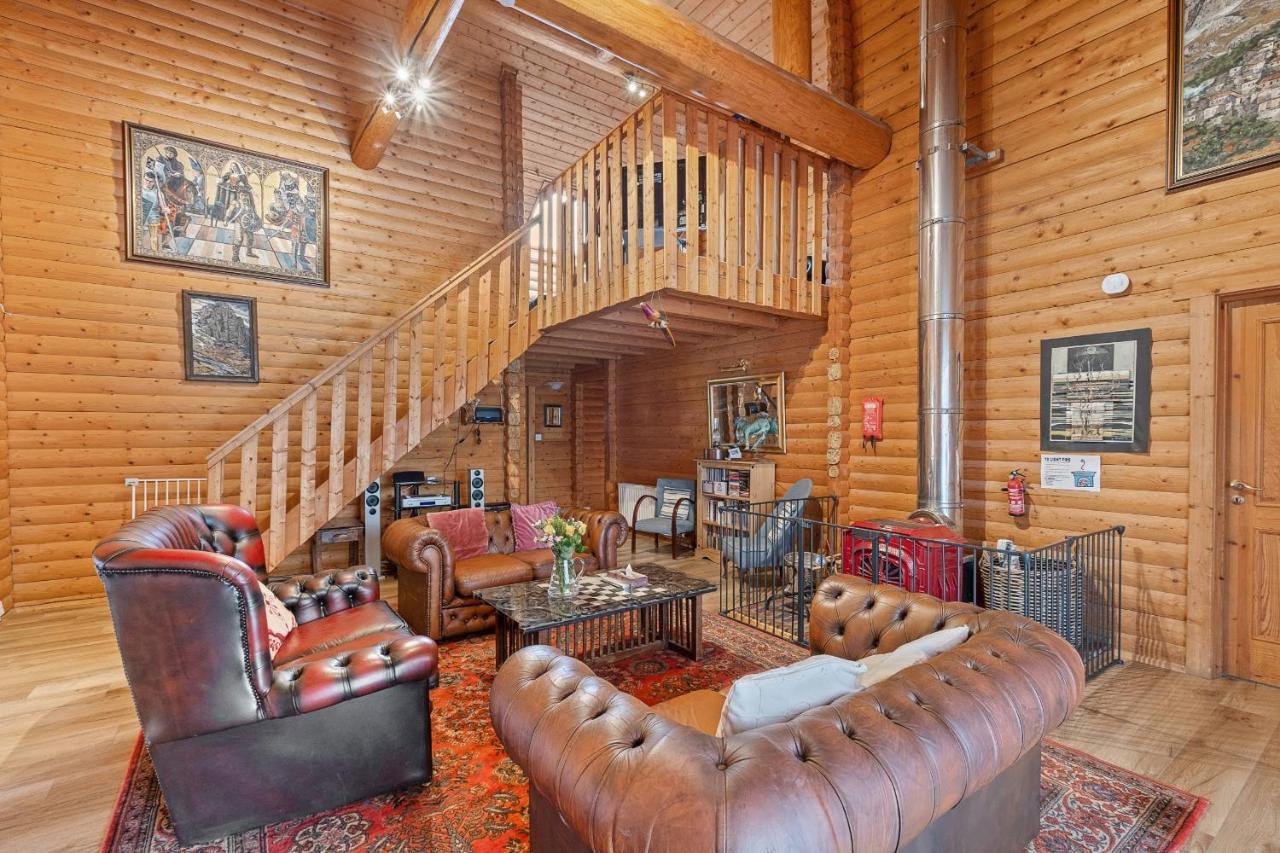 Villa Finest Retreats - The Logs à Fort William Extérieur photo