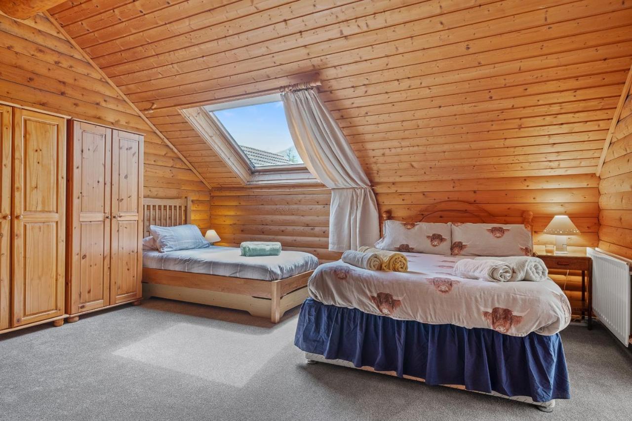 Villa Finest Retreats - The Logs à Fort William Extérieur photo